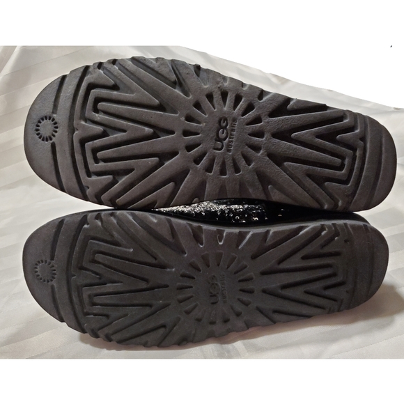 UGG Sequin Sparkling Black Silver Classic Short Boots Sz 9 - Picture 8 of 9